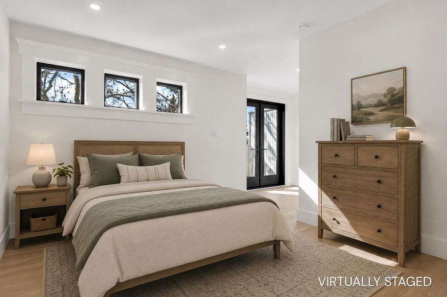 2566 W 2nd Avenue Vancouver, BC - 32