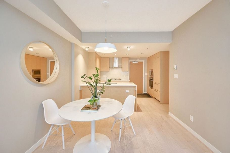 209 508 W 29th Avenue Vancouver, BC - 1