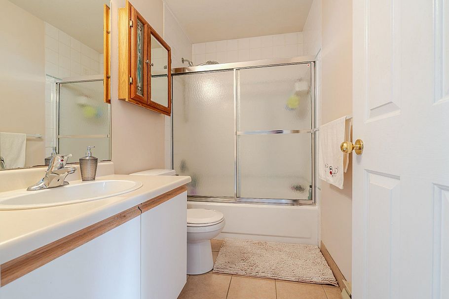 16 901 W 17th Street North Vancouver, BC - 8