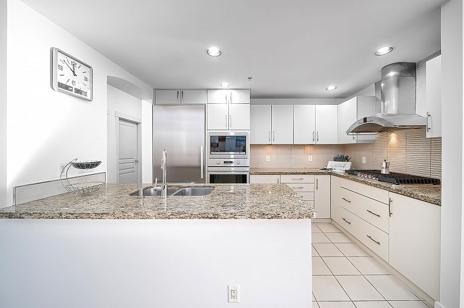 212 6333 Larkin Drive Vancouver, BC - 7