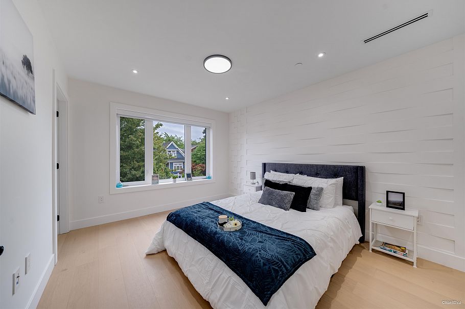 1 4463 Walden Street Vancouver, BC - 22
