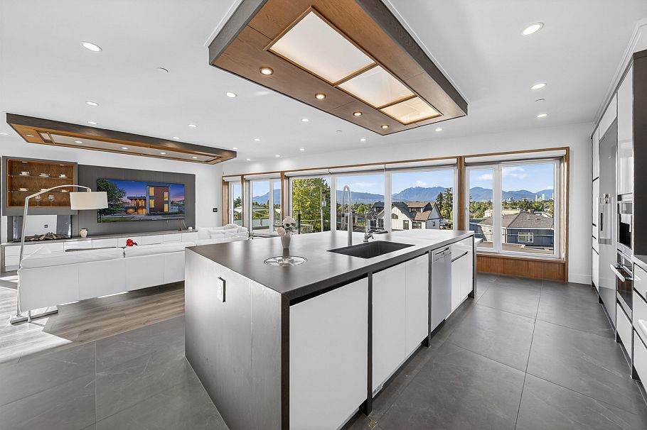 2863 W King Edward Avenue Vancouver, BC - 12