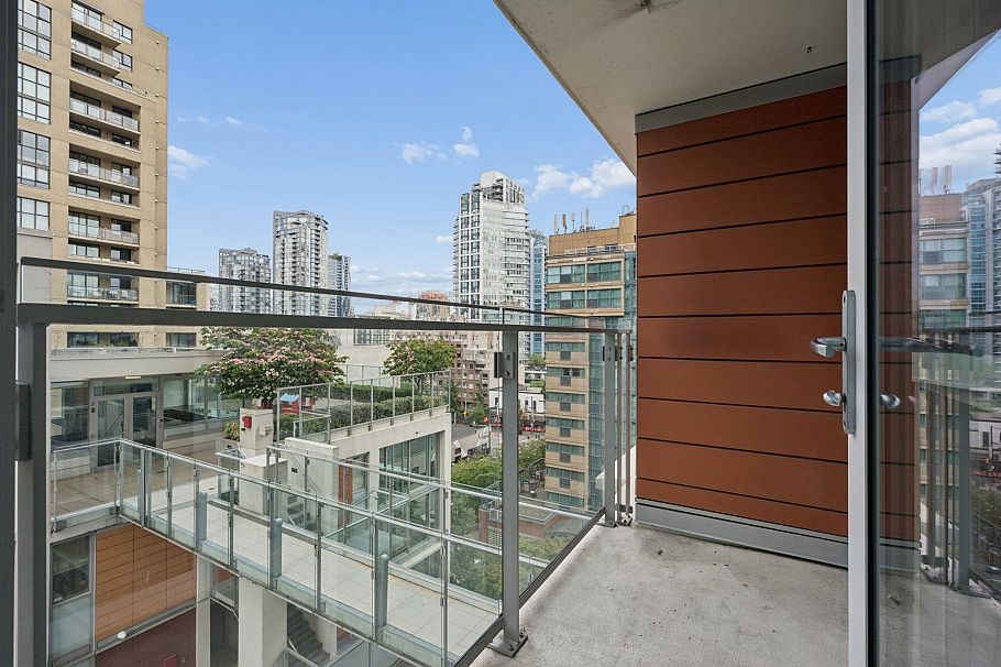 902 1351 Continental Street Vancouver, BC - 23