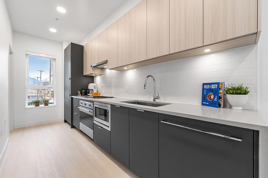 2421 Grant Street Vancouver, BC - 5