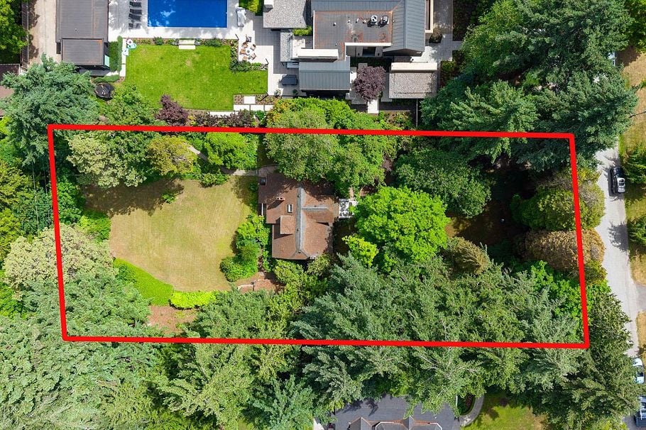 4755 W 6th Avenue Vancouver, BC - 3