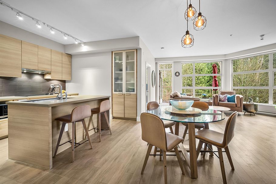 418 3606 Aldercrest Drive North Vancouver, BC - 1