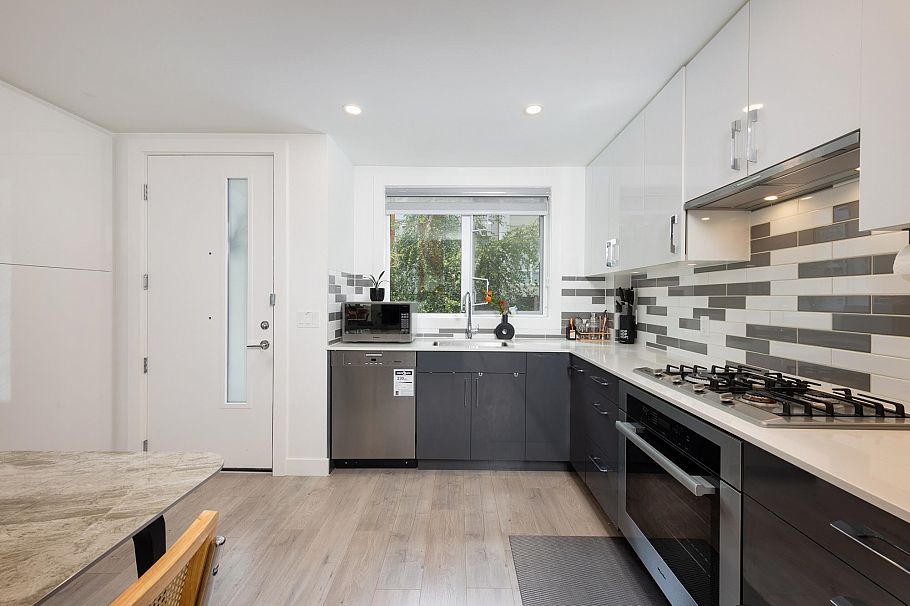 7887 French Street Vancouver, BC - 7