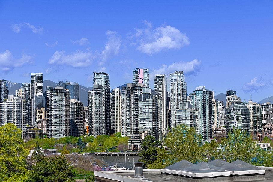 1261 W 7th Avenue Vancouver, BC - 1