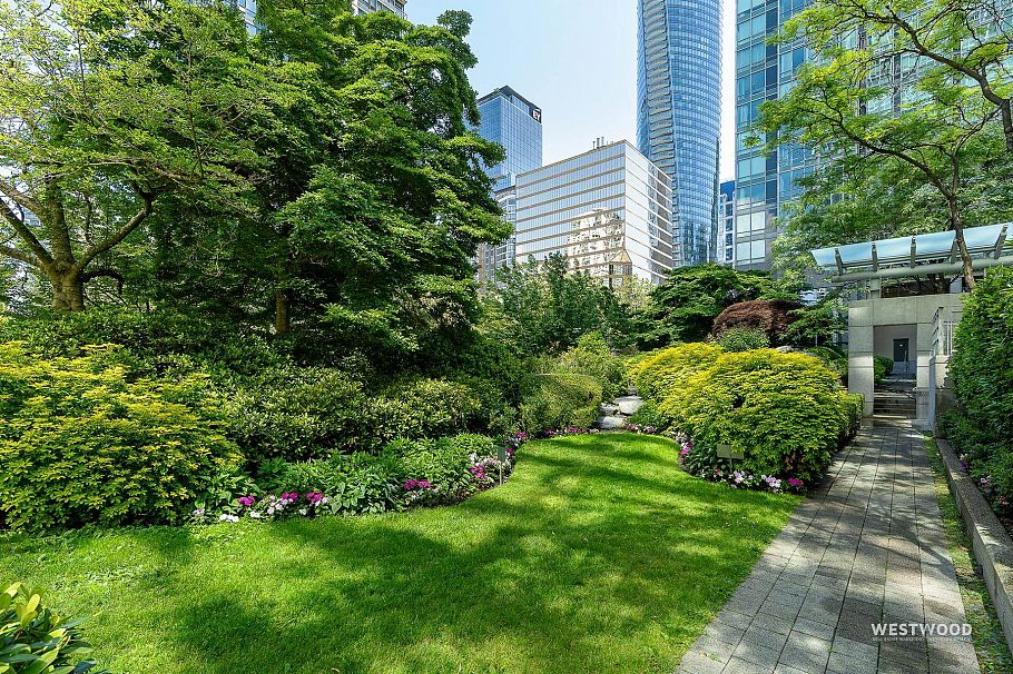 2606 1200 W Georgia Street Vancouver, BC - 26