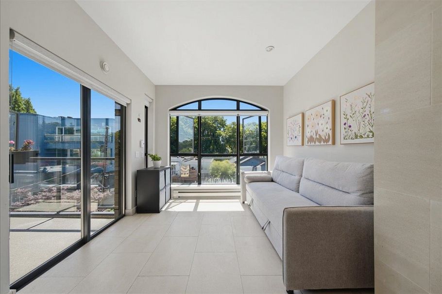 406 2130 W 12th Avenue Vancouver, BC - 2