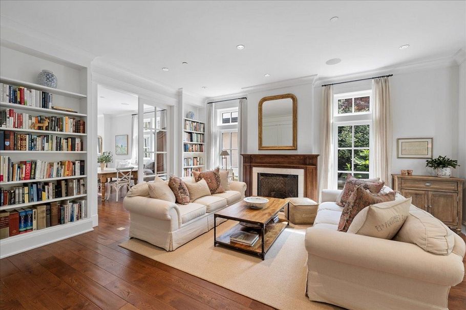 4693 W 3rd Avenue Vancouver, BC - 5