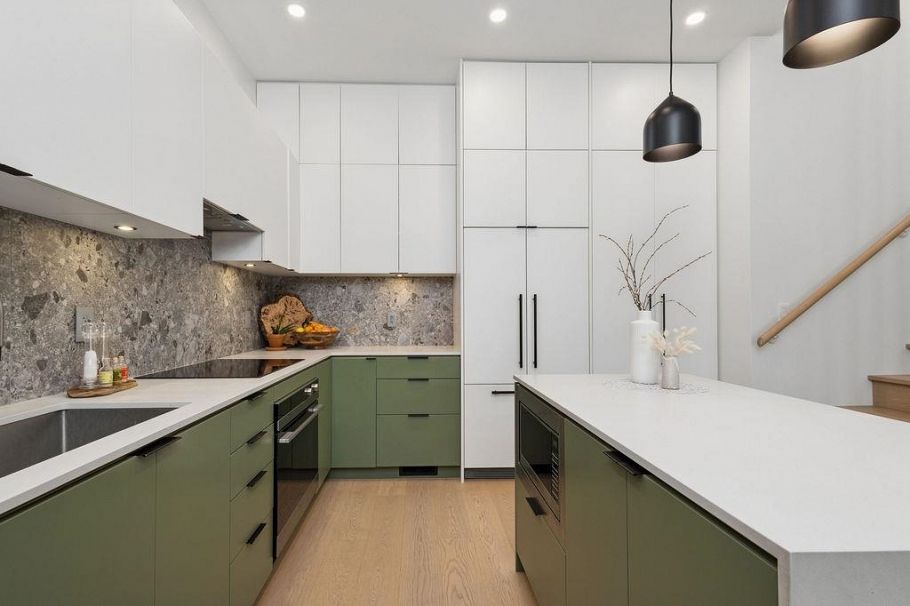 11 E 19th Avenue Vancouver, BC - 4