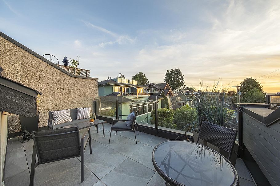 1557 Larch Street Vancouver, BC - 27