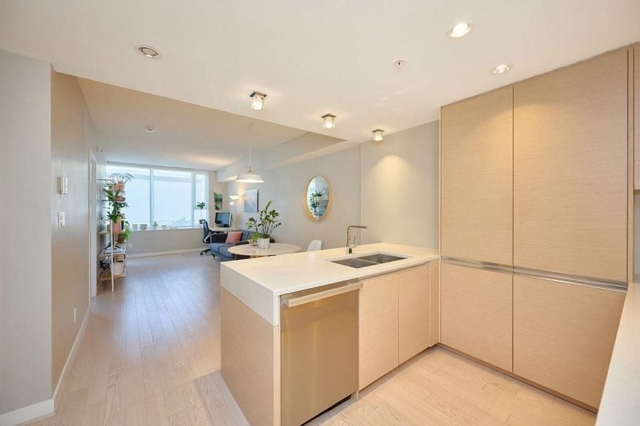 209 508 W 29th Avenue Vancouver, BC - 5