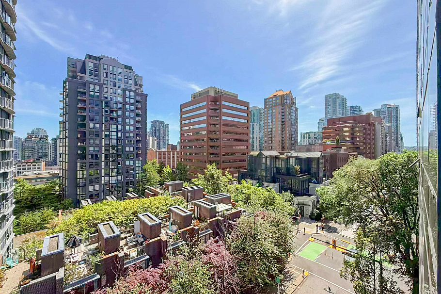 708 1050 Burrard Street Vancouver, BC - 18