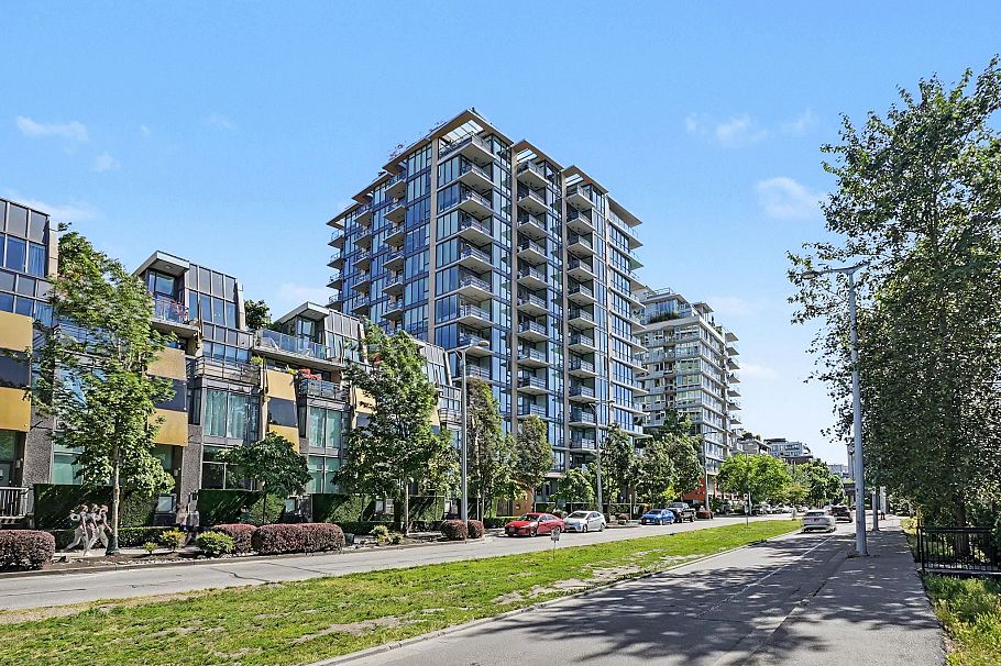 206 288 1st Avenue Vancouver, BC - 2