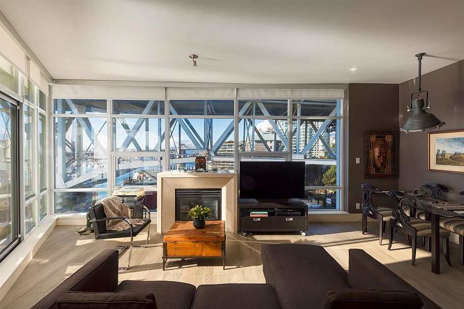 805 628 Kinghorne Mews Vancouver, BC - 3