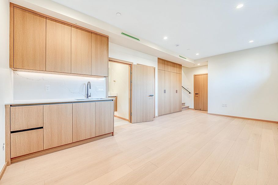 1 968 E 55th Avenue Vancouver, BC - 23