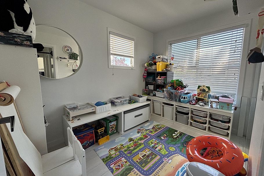 1588 E 41st Avenue Vancouver, BC - 14