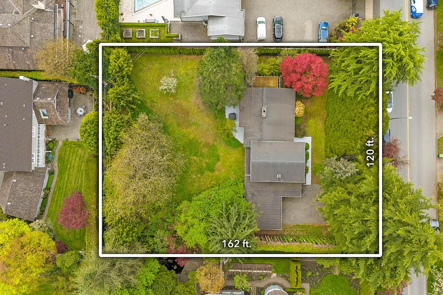 6150 Blenheim Street Vancouver, BC - 3