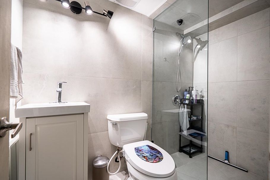 1440 Mountain Highway North Vancouver, BC - 33