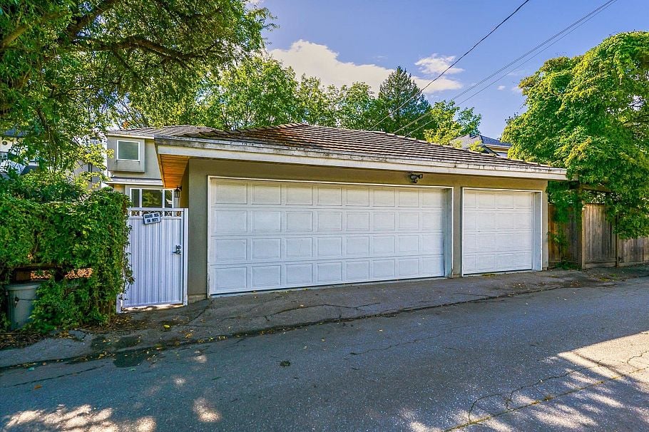 6582 Maple Street Vancouver, BC - 40