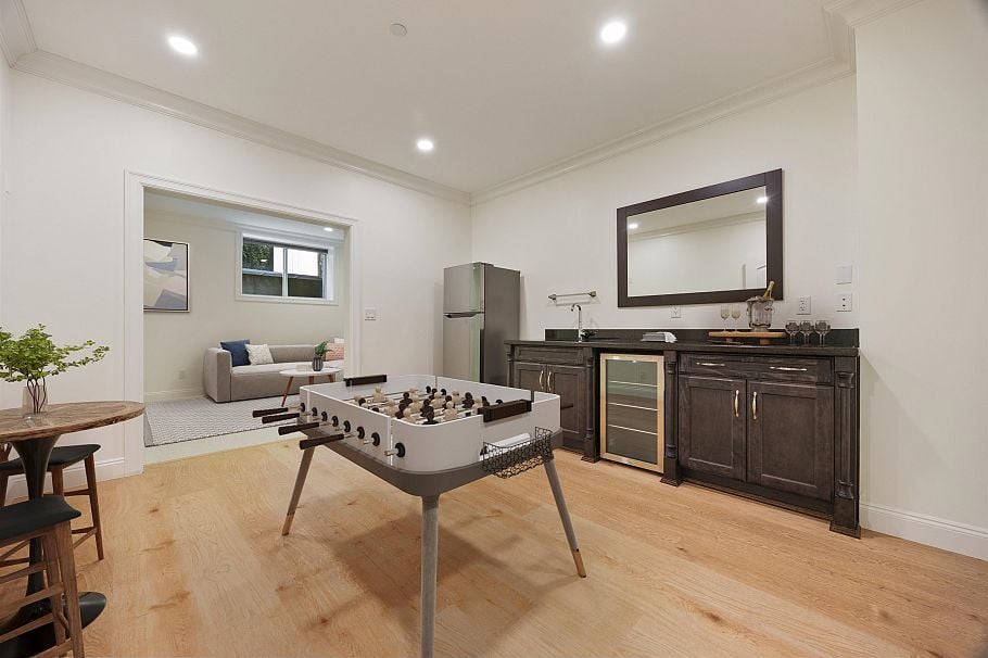 3837 W 3rd Avenue Vancouver, BC - 23