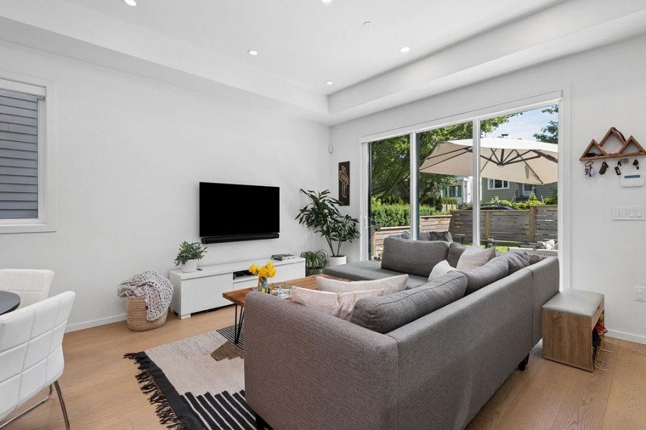 11 E 19th Avenue Vancouver, BC - 6