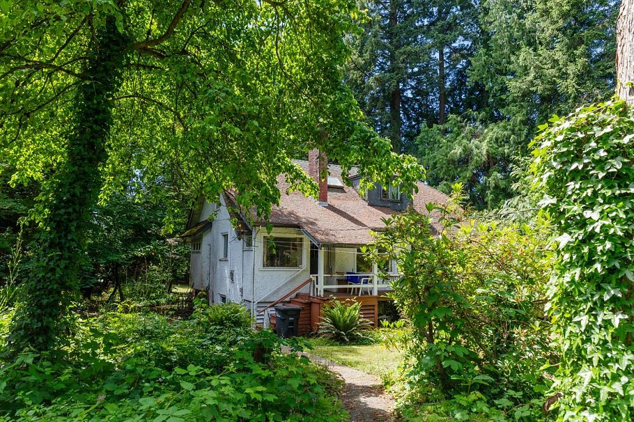 4755 W 6th Avenue Vancouver, BC - 20