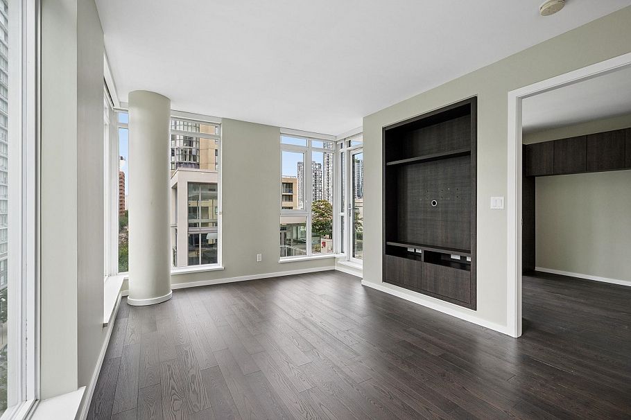 902 1351 Continental Street Vancouver, BC - 6