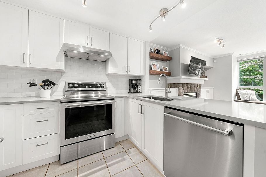 6 1073 Lynn Valley Road North Vancouver, BC - 9