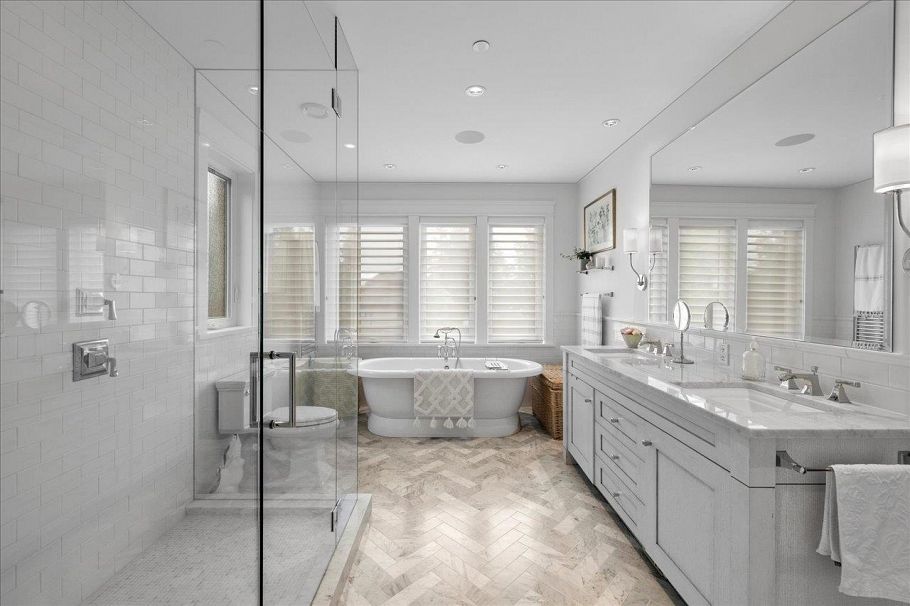 4693 W 3rd Avenue Vancouver, BC - 23