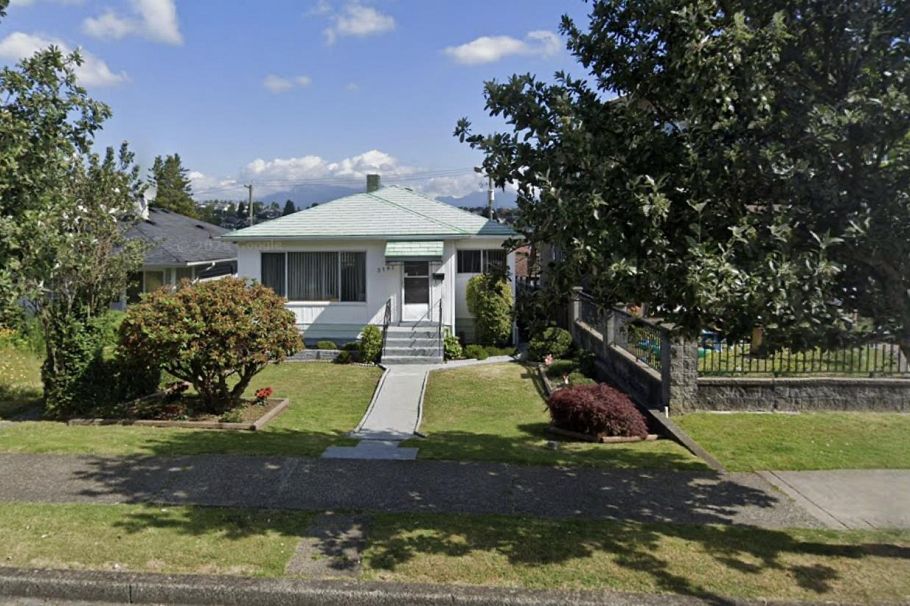 3167 E 14th Avenue Vancouver, BC - 1