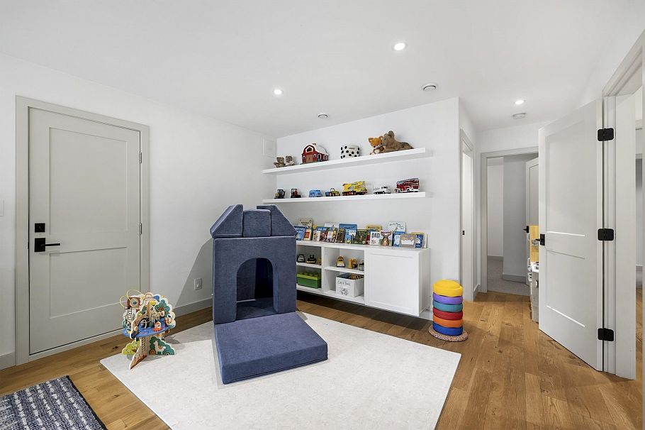 653 W 18th Avenue Vancouver, BC - 32