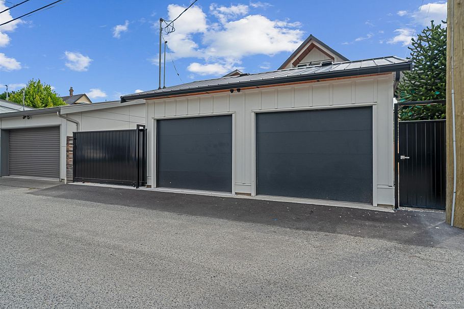 2 4463 Walden Street Vancouver, BC - 33