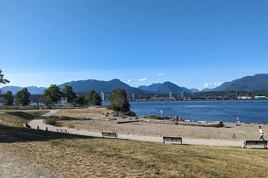 588 N Kaslo Street Vancouver, BC - 32