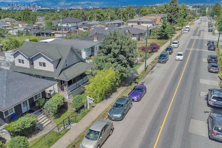 4265 Slocan Street Vancouver, BC - 3