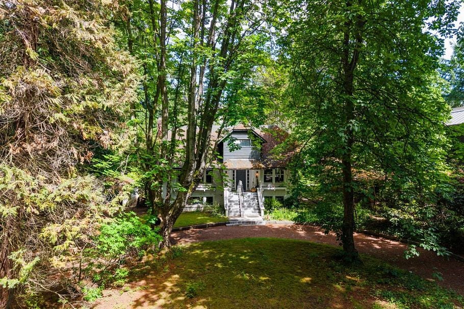 4755 W 6th Avenue Vancouver, BC - 12