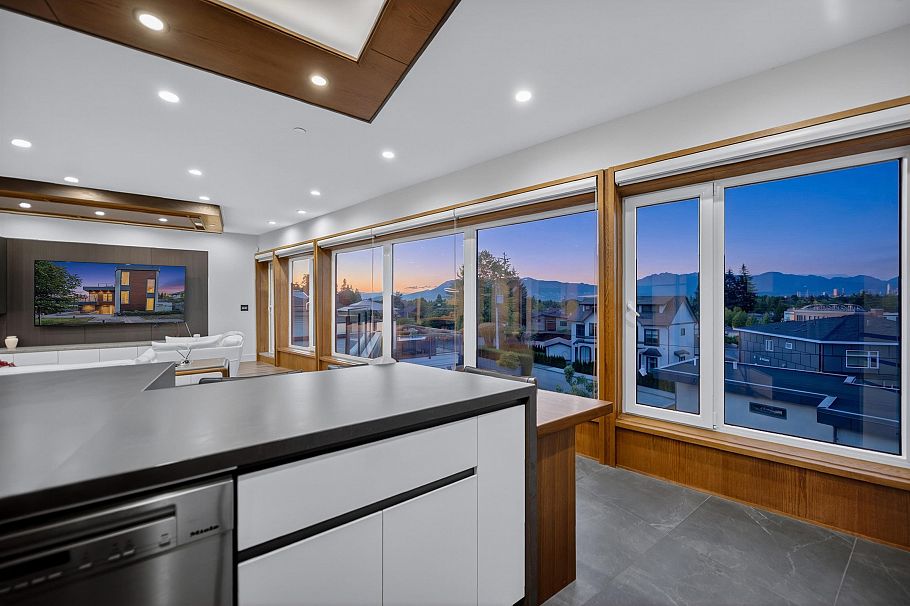 2863 W King Edward Avenue Vancouver, BC - 11
