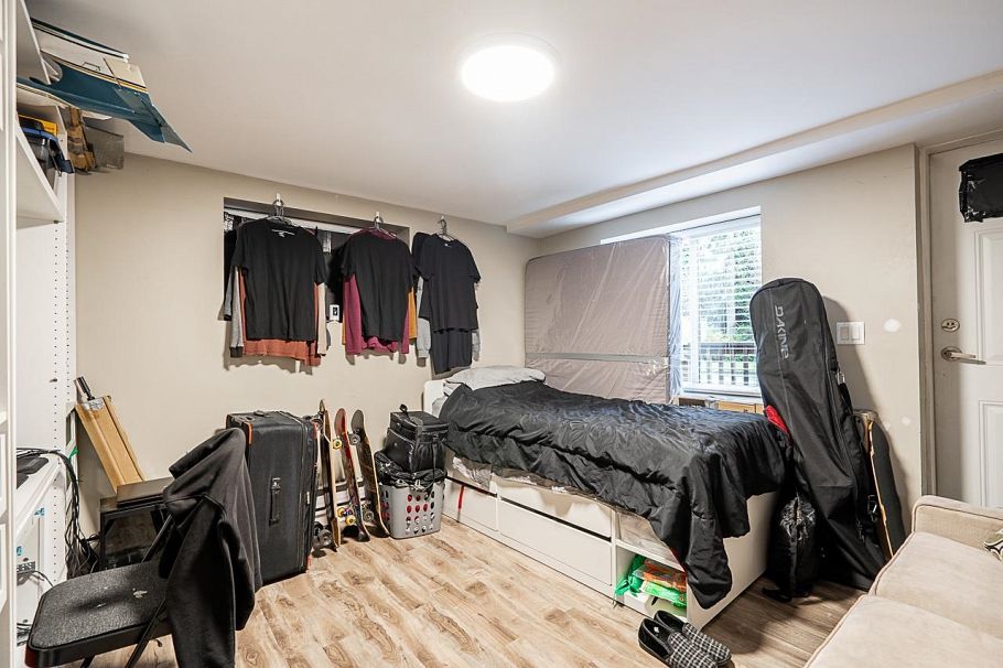 1440 Mountain Highway North Vancouver, BC - 31