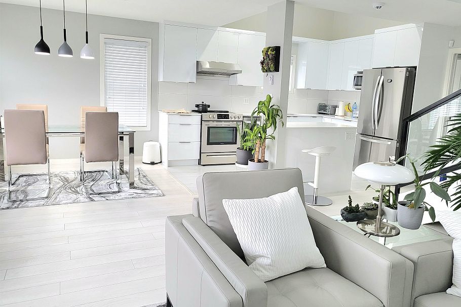 1588 E 41st Avenue Vancouver, BC - 12