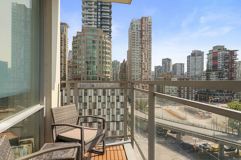 1202 1455 Howe St Vancouver, BC - 24