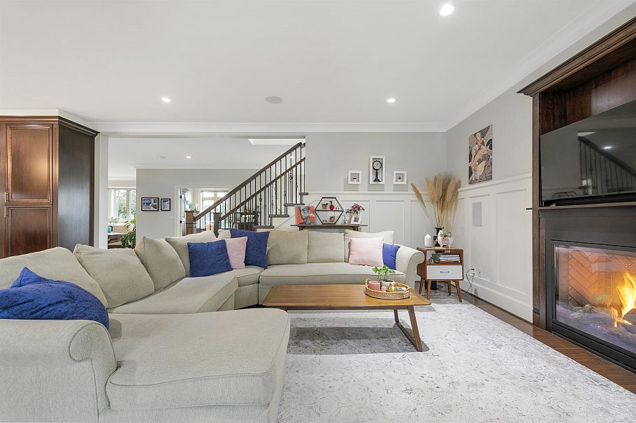 518 E 16th Street North Vancouver, BC - 3
