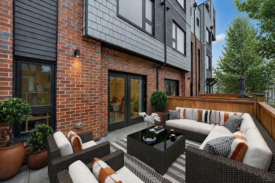 162 565 E 2nd Street North Vancouver, BC - 1