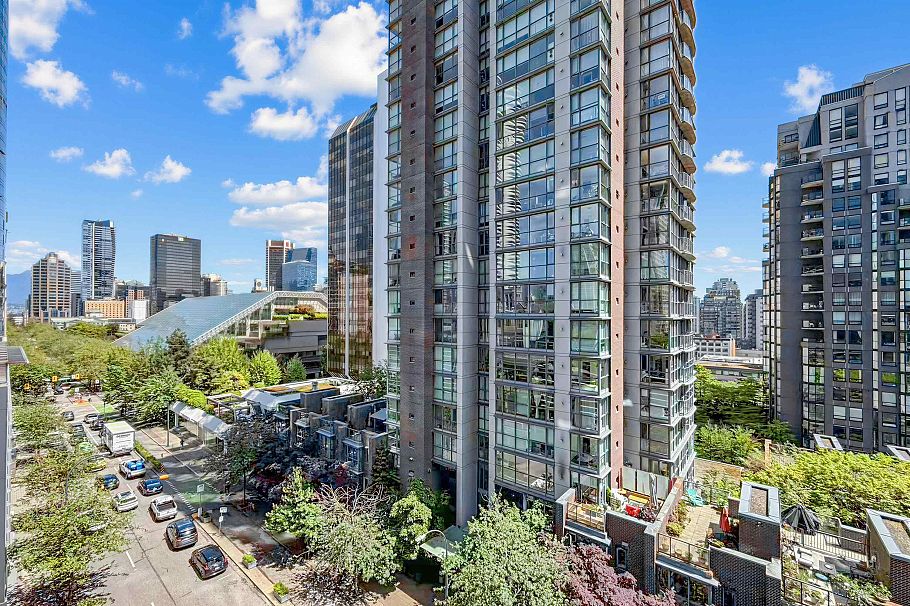 708 1050 Burrard Street Vancouver, BC - 16
