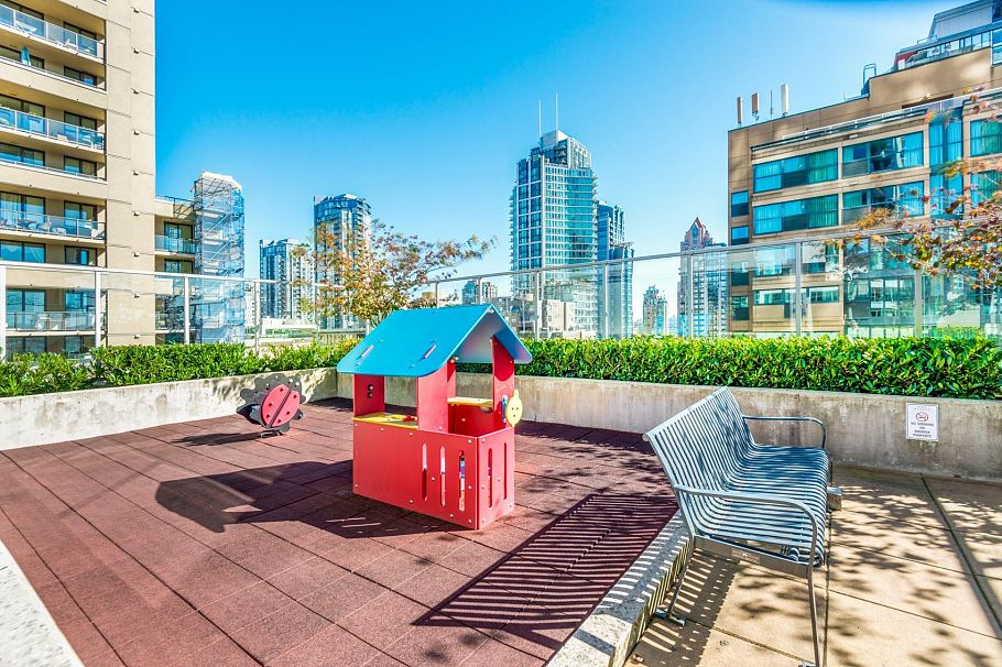 902 1351 Continental Street Vancouver, BC - 30