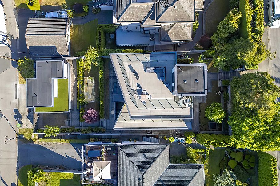 2863 W King Edward Avenue Vancouver, BC - 25