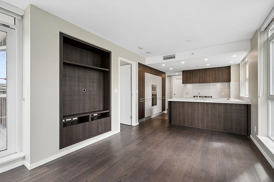 902 1351 Continental Street Vancouver, BC - 11