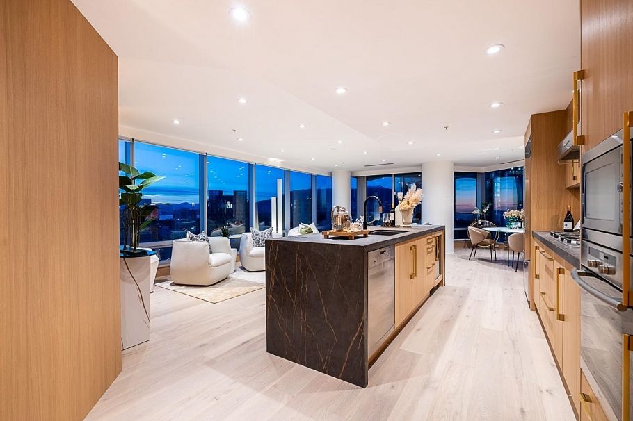 3202 1111 Alberni Street Vancouver, BC - 1