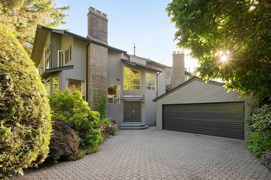 551 Palisade Drive North Vancouver, BC - 3